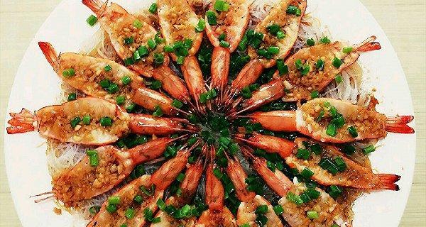 蒜蓉粉丝蒸鸡翅的做法（家常菜肴）  第1张
