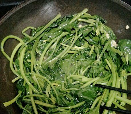 家常美食-蒜蓉炒菠菜（健康营养）