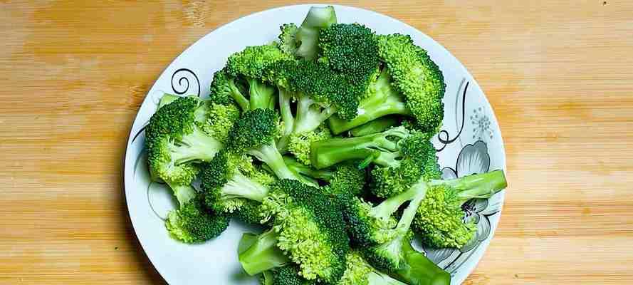 美味营养蒜茸双耳西兰花的做法（健康饮食）  第1张
