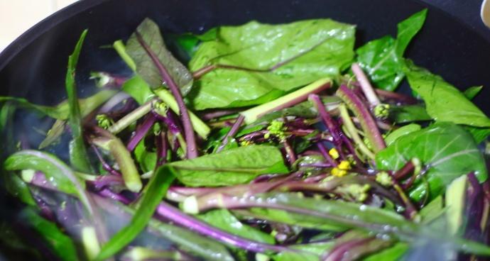 美味可口的蒜茸红菜苔（健康美食与美食家分享）
