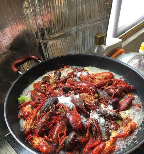 以蒜泥小龙虾为主的美食研究（用蒜泥调味）