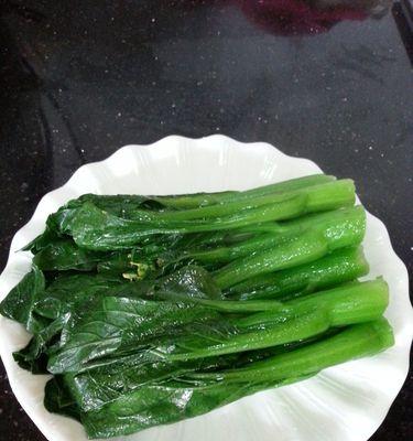 香蒜泥蚝油油菜心（一道简单又美味的家常菜）