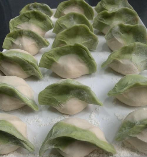 水煮三鲜水饺的制作方法（做水煮三鲜水饺）