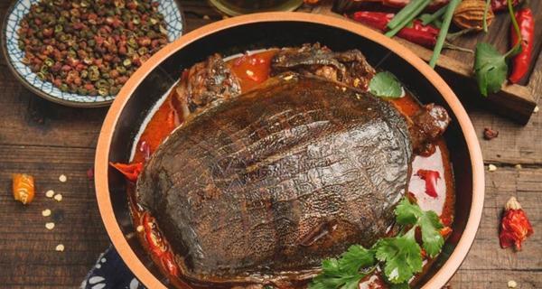 水鱼炖羊肉，美味又养生（健康餐桌必备）