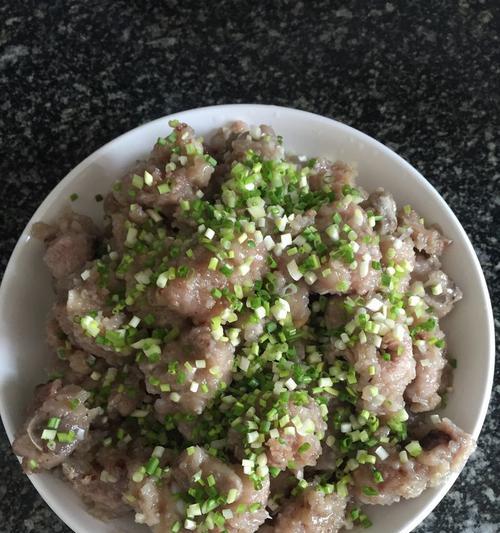 享受美食盛宴——水滑肉的制作秘诀（用最简单的方法）  第1张