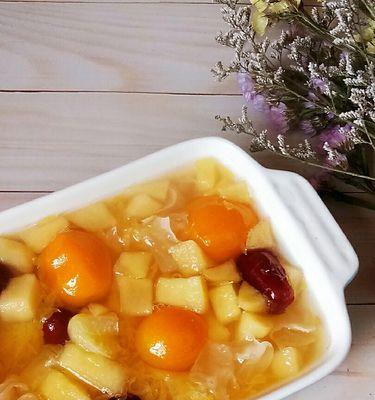 以新鲜水果搭配纯天然银耳制作，更健康，更美味（以新鲜水果搭配纯天然银耳制作）  第1张