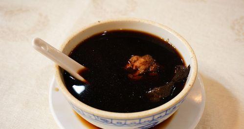 以生熟地扇骨汤为主的养生之道（健康生活从饮食开始）  第1张