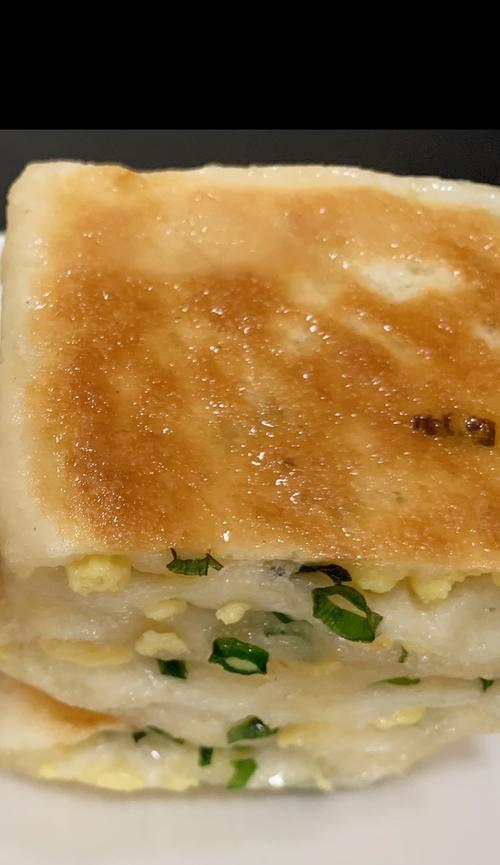 教你做出香脆可口的生蔬葱油饼（做法简单易学）  第1张