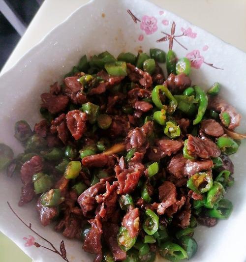 生呛杭椒的做法（让你尝到正宗的杭椒味道）  第3张