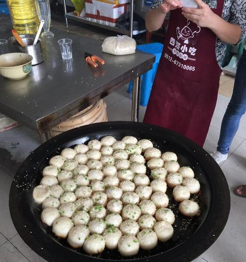 手把手教你做美味生煎烫面包（轻松掌握煎面包技巧）  第3张
