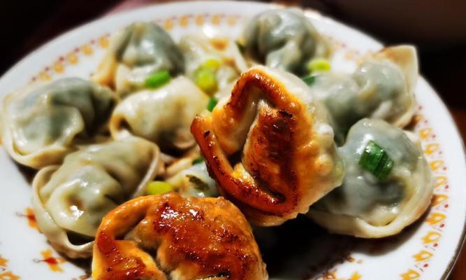如何制作美味的生煎馄饨（学习制作香辣可口的生煎馄饨的诀窍）  第1张