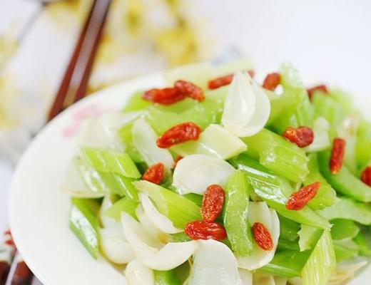 家常美食-生汆丸子三鲜汤（口感鲜美）  第1张
