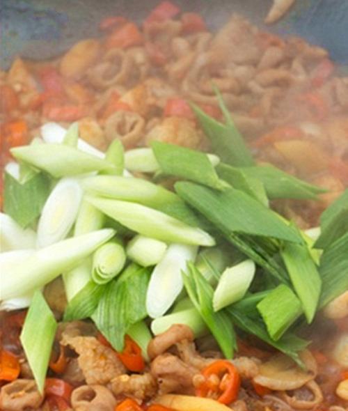 让口感更佳的生炒小肠制作方法（掌握这个关键诀窍）  第1张
