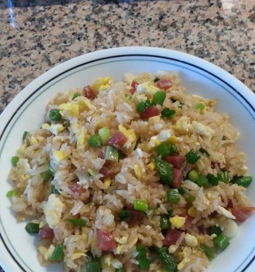手把手教你做出美味的生炒糯米饭（让你的家庭厨艺秒变高级料理）  第1张