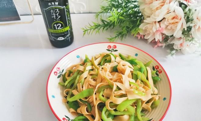 美味生菜豆皮蛋卷的制作方法（简单易学的健康菜谱）  第1张