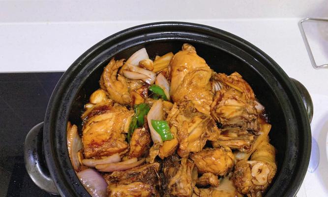 美味家常菜之三杯鸡的做法（以传统的以什菌三杯鸡为例）  第3张