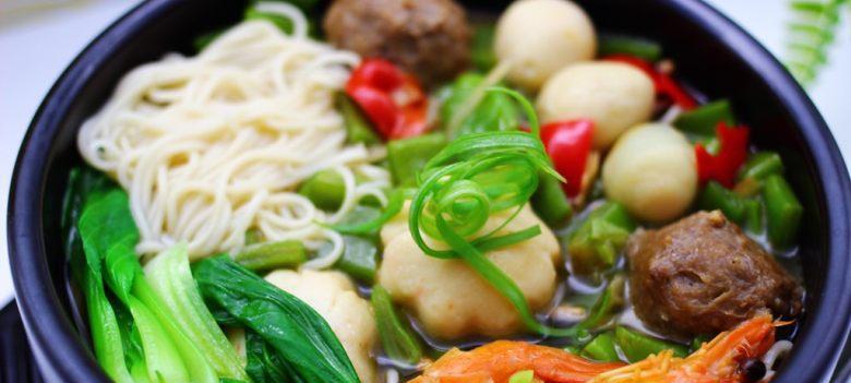 如何做一碗美味的以什锦汤面（又香又鲜的家常面食）  第1张