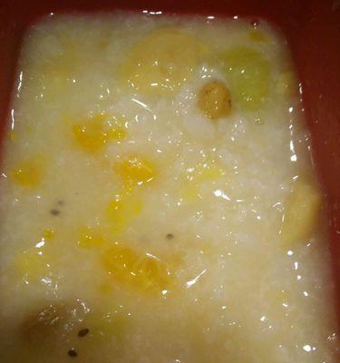 以什锦蔬菜小米粥的做法（健康饮食之道）  第3张