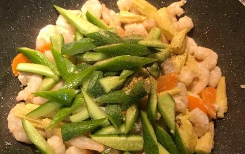 做一份美味健康的以什锦蔬菜小炒（健康蔬菜的组合与烹调技巧）