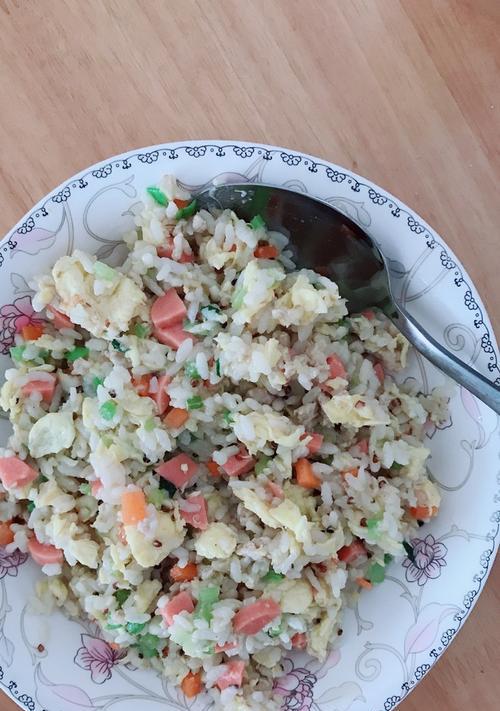 做一份美味的以什锦蔬菜炒米饭（口感独特）  第1张