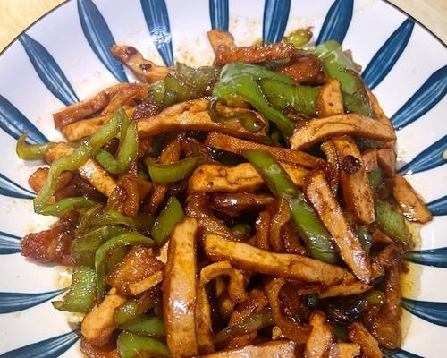 香辣美食，自制以什锦泡菜妙肉丝的做法（口感绝佳）  第2张
