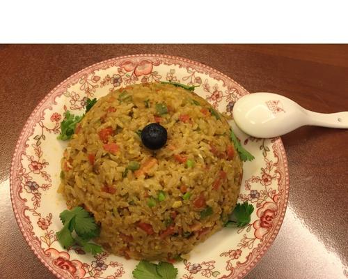 美味可口的以什锦蛋炒饭做法（健康营养易学的家常炒饭）  第3张