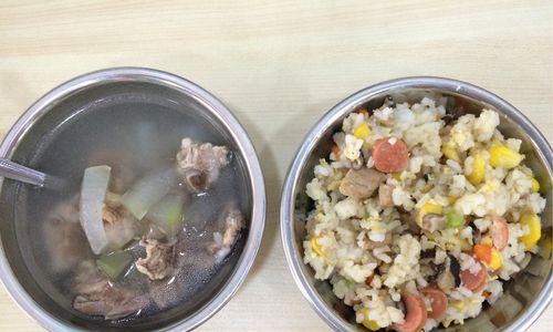 教你做出美味的以什锦炒饭蔬菜肉丁炒饭（家庭自制炒饭）  第2张