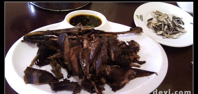 品味蛇酒的制作过程与文化历史（探秘传统蛇酒酿造的奥秘）  第3张