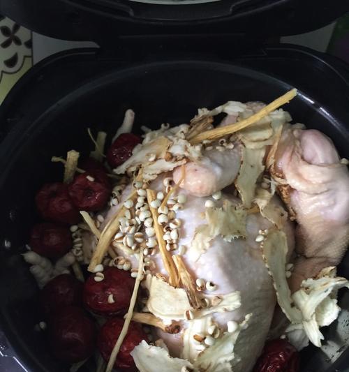 奢华清香简单版椰鸡汤的制作方法（让你享受清爽口感的简单烹饪秘籍）  第1张