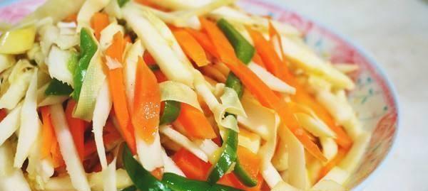 肉丝炒时蔬美味做法（家常美食）  第1张