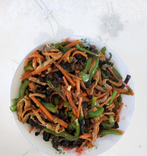 肉丝和茄丝搭配出的味蕾盛宴，这份做法让你轻松掌握（肉丝和茄丝搭配出的味蕾盛宴）  第2张