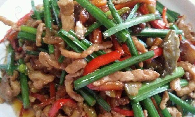 美味易做，肉丝炒韭苔的做法大揭秘（15个步骤教你轻松完成）  第1张
