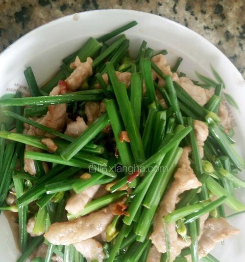 美味易做，肉丝炒韭苔的做法大揭秘（15个步骤教你轻松完成）  第2张
