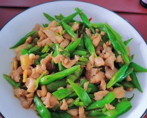 美味健康的肉丝炒豇豆角（家常菜谱）