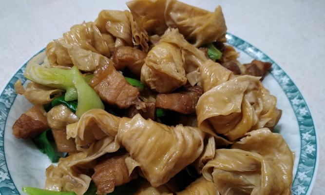 肉丝炒腐竹，鲜嫩香脆的传统美食（家常菜肴）  第3张