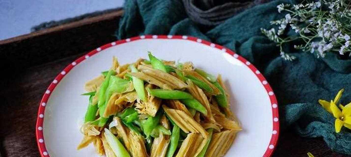 肉丝炒腐竹，鲜嫩香脆的传统美食（家常菜肴）  第1张