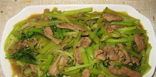 掌握这道菜肴，让你对蕃薯藤爱不释手（教你用简单的方式制作美味的肉丝炒蕃薯藤）