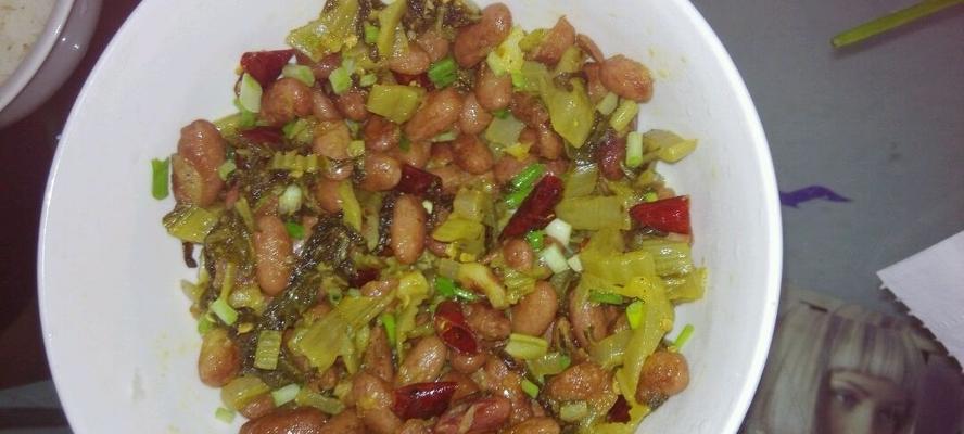 学会这道菜，轻松拯救午餐时间（豆粒肉丝炒）  第3张