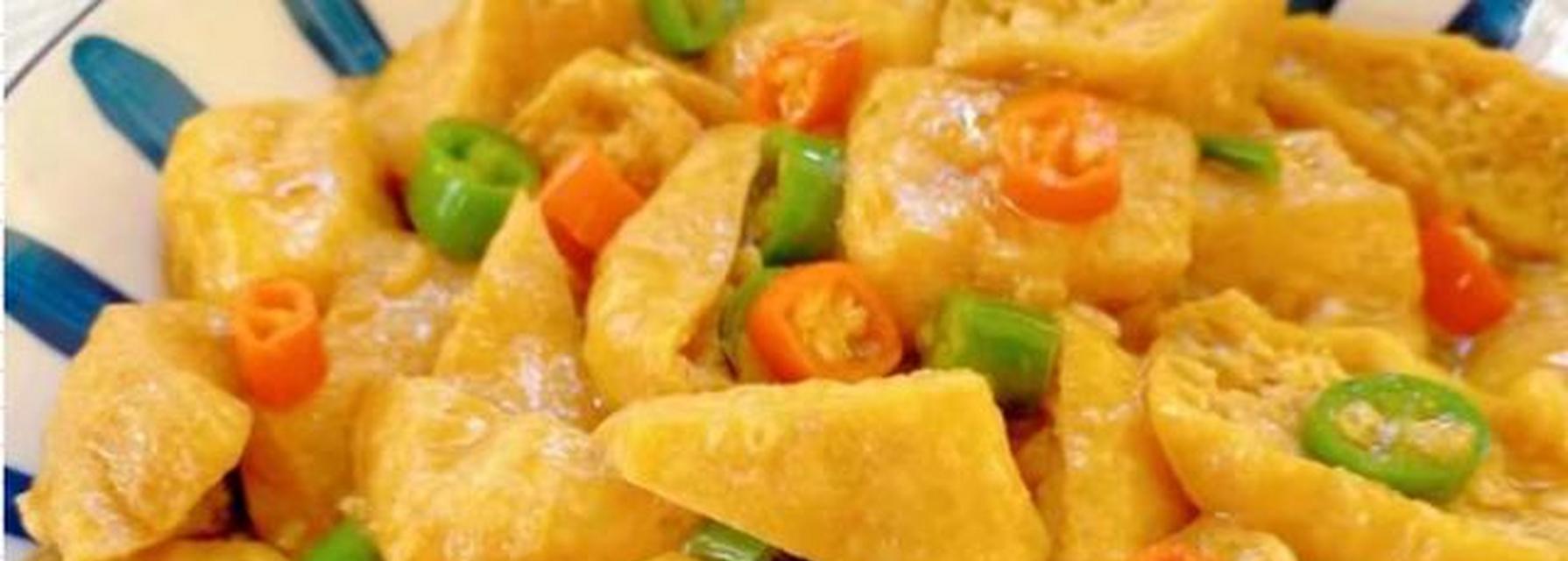 如何用肉丝炒豆腐泡（一道美味又营养的家常菜）  第2张