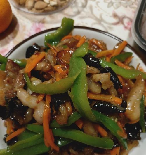 学会肉丝扒茄子，做出美味佳肴（肉丝扒茄子的做法及技巧）  第1张
