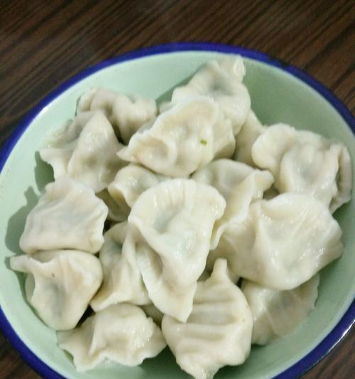 家常做法教你手工制作肉三鲜五彩饺子（口感鲜美）  第1张