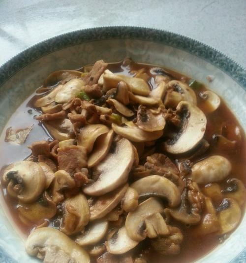 香气四溢的肉片双椒烧口蘑（美味佳肴让你胃口大开）  第1张