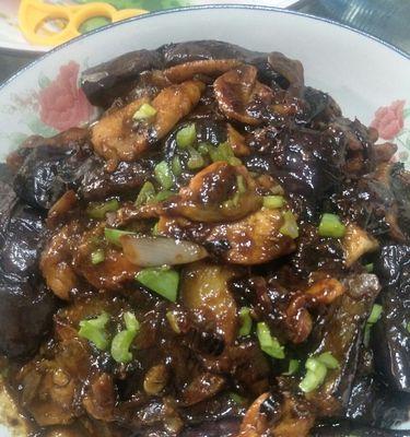 肉片烧茄子，唇齿留香（传统美食）  第1张