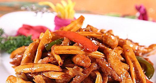 简单易学的肉片鸡腿菇做法（用新鲜食材制作）  第1张