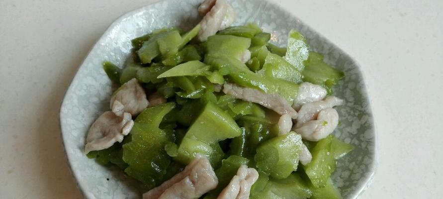 美味健康的肉片鸡蛋炒杂蔬（如何做出口感嫩滑）