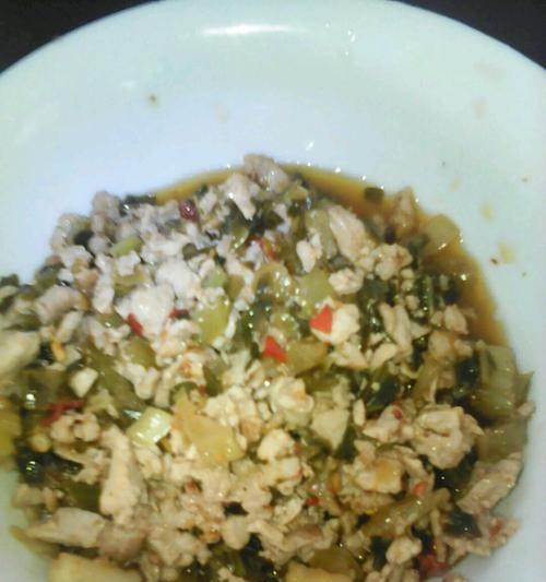 美味肉片炒酸菜（简单易学的家常菜做法）  第1张