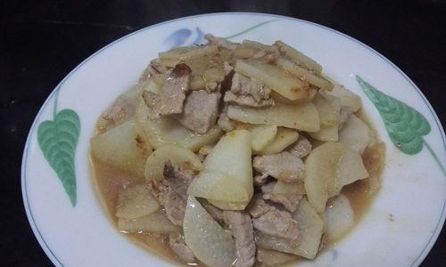 美味可口的肉片炒山药（教你如何做一道简单又美味的山药菜肴）  第3张