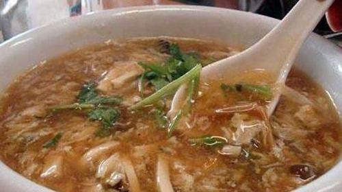 学会制作美味的肉皮酸辣汤（家常美食教程）  第1张