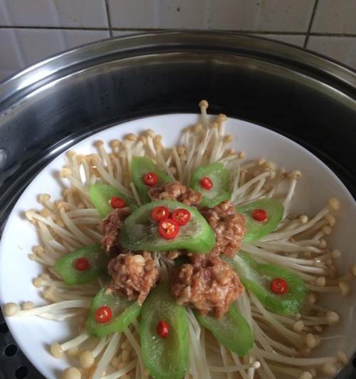 金针菇新吃法——肉末蒸金针菇（家常美食）  第2张
