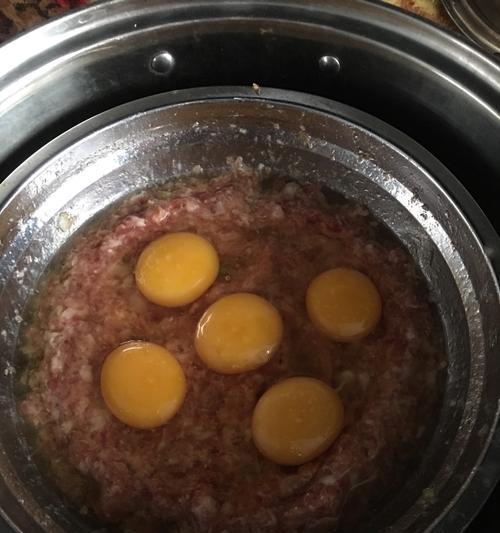 鸡蛋肉末蒸制健康美味（简单易学的营养蒸菜）  第2张